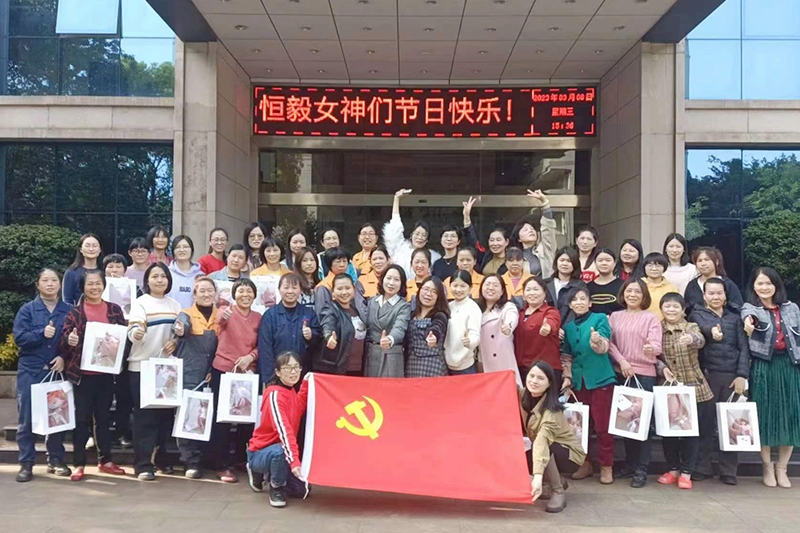三月與你皆是最好的風(fēng)景，是公主、是女神、是女王，更是你自己?。?！